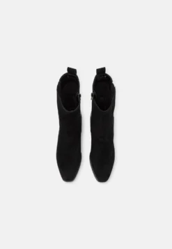 Gabor Comfort Stivaletti Texani / BikerSchwarz Donna Stivaletti GAJ11N06X-Q11 -Gabor 6e8e250404c94353a81ca400b6aea7da scaled