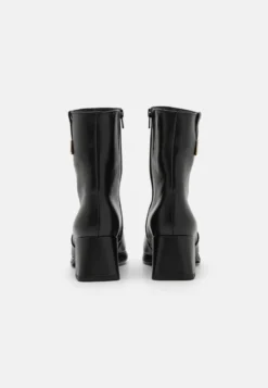 Gabor Comfort StivalettiSchwarz Donna Stivaletti GAJ11N07H-Q11 -Gabor 9c42917db09e43baa76f8ca111f53c55 scaled