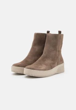 Gabor Stivaletti Con PlateauMohair Donna Stivaletti GA111N1U3-O11 12 Gabor Stivaletti Con PlateauMohair Donna Stivaletti GA111N1U3-O11 -Gabor b5e5cc5db5c74cf2bd4b65182404e337 scaled