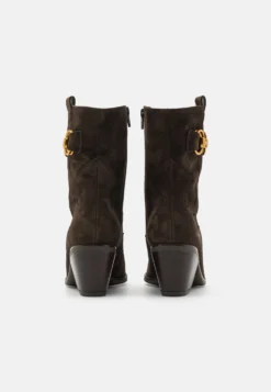 Gabor Comfort StivalettiBrown/Gold Donna Stivaletti GAJ11N06Y-O11 -Gabor d3636c21ab124366b8923db82a8f490e scaled