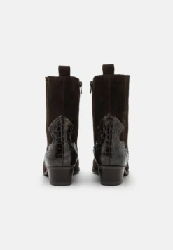 Gabor Comfort Stivaletti Texani / BikerBrown Donna Stivaletti GAJ11N073-O11 -Gabor f2f3919a24784a32acf12c80ec790933 scaled