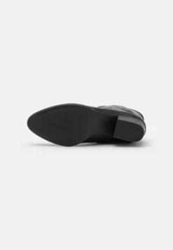 Gabor Comfort Stivali Texani / BikerBlack Donna Stivali GAJ11N08K-Q11 -Gabor f474283d81ff42979868db56f99aaaa1 scaled