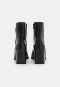 Gabor StivalettiSchwarz Donna Stivaletti GA111N1U8-Q11 9 Gabor StivalettiSchwarz Donna Stivaletti GA111N1U8-Q11 -Gabor f54a053b8732422e9d8ce8ee7f366f79 scaled