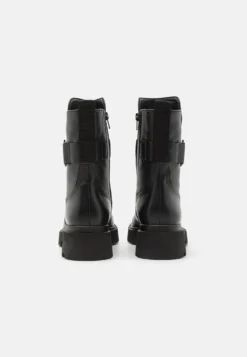 Gabor Comfort Stivaletti Con PlateauSchwarz Donna Stivaletti GAJ11N06O-Q11 -Gabor f5b420df85e24154997571a3359b58cd scaled